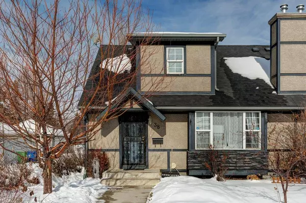 Calgary, AB T2T 6C5,38 Quentin PL SW