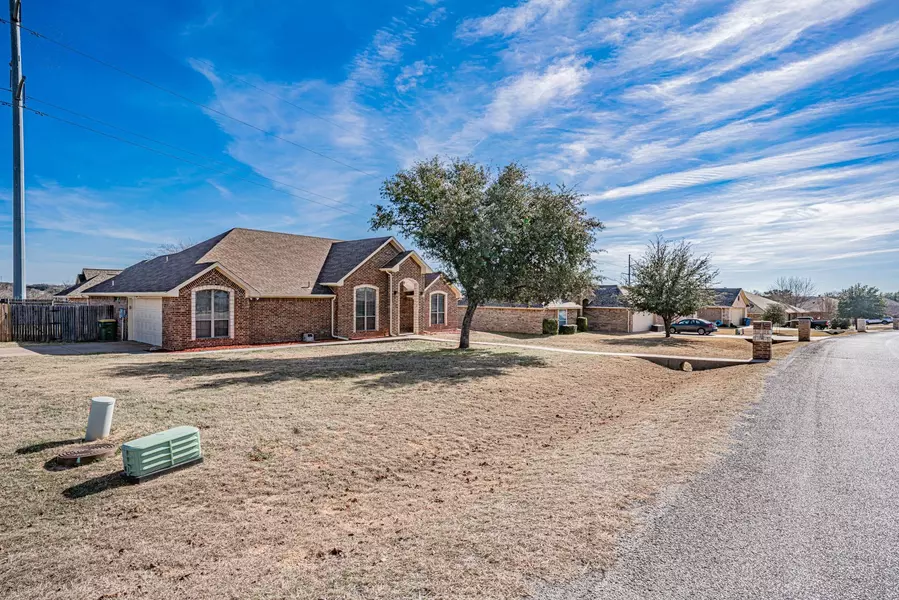 2943 Meandering Way, Granbury, TX 76049