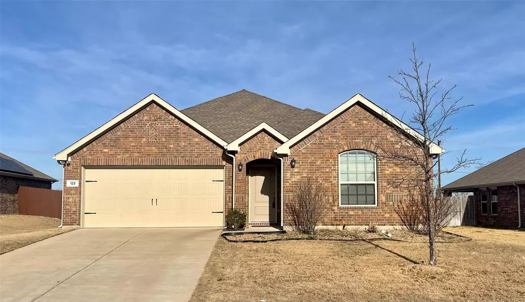 123 Lariat Trail, Waxahachie, TX 75165