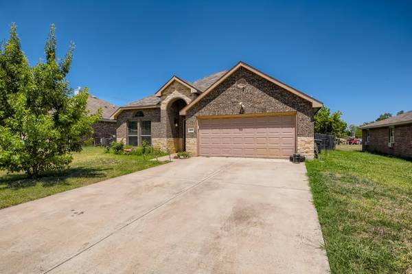 803 Huddleston Court, Seagoville, TX 75159