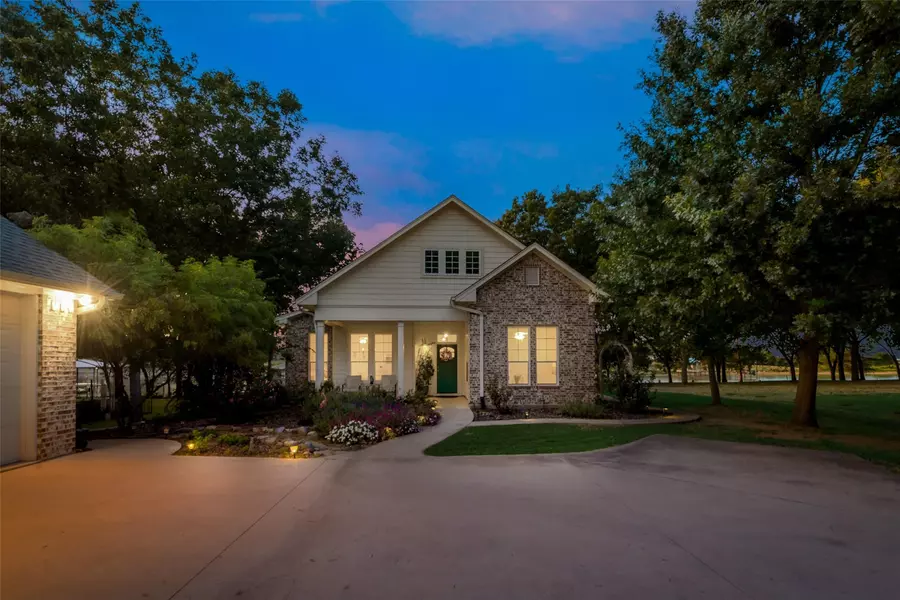 421 Moonlight Drive, Corsicana, TX 75109