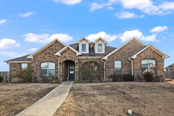 1004 Stone Bridge, Mount Pleasant, TX 75455