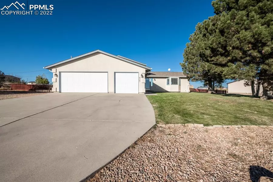 927 N Purcell BLVD, Pueblo West, CO 81007