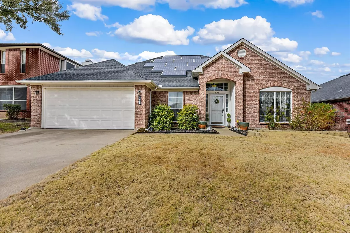 Arlington, TX 76017,925 Wintercrest Court