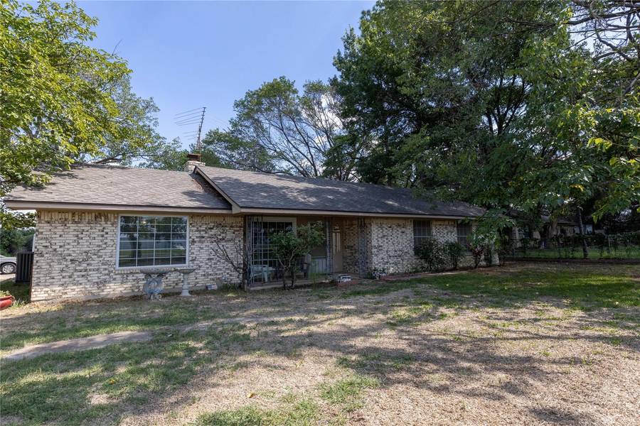 326 Gregory Street, Joshua, TX 76058