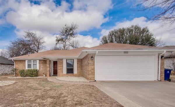 1052 Matthew Street, Burleson, TX 76028