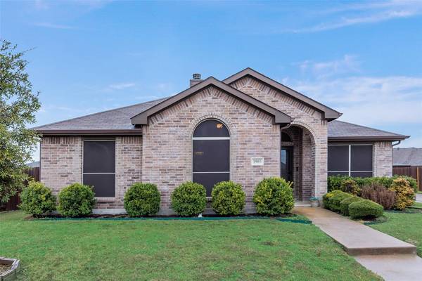 1985 Rainwater Way, Lancaster, TX 75146