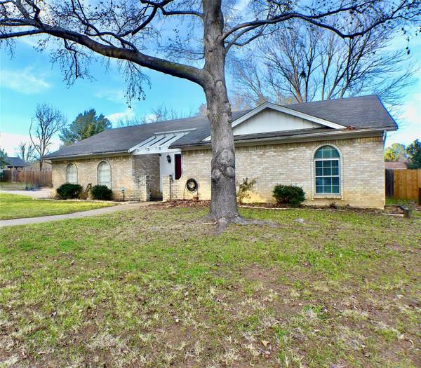 5623 Shady Hill Lane, Arlington, TX 76016