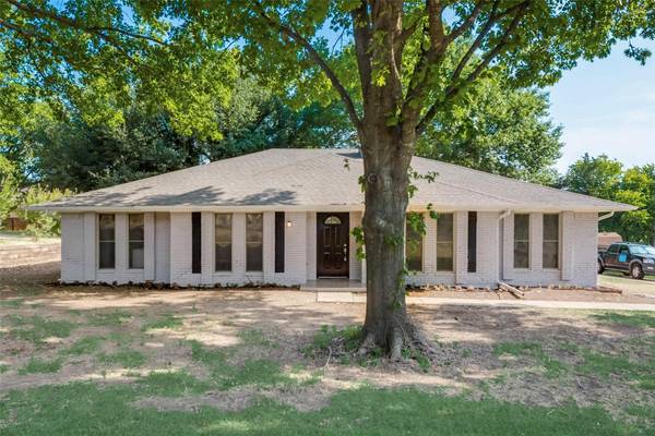 102 Southridge Street, Red Oak, TX 75154