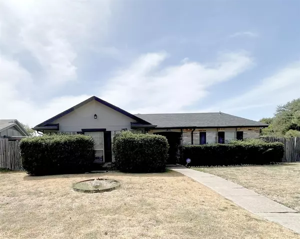 1469 N Bluegrove Road, Lancaster, TX 75134