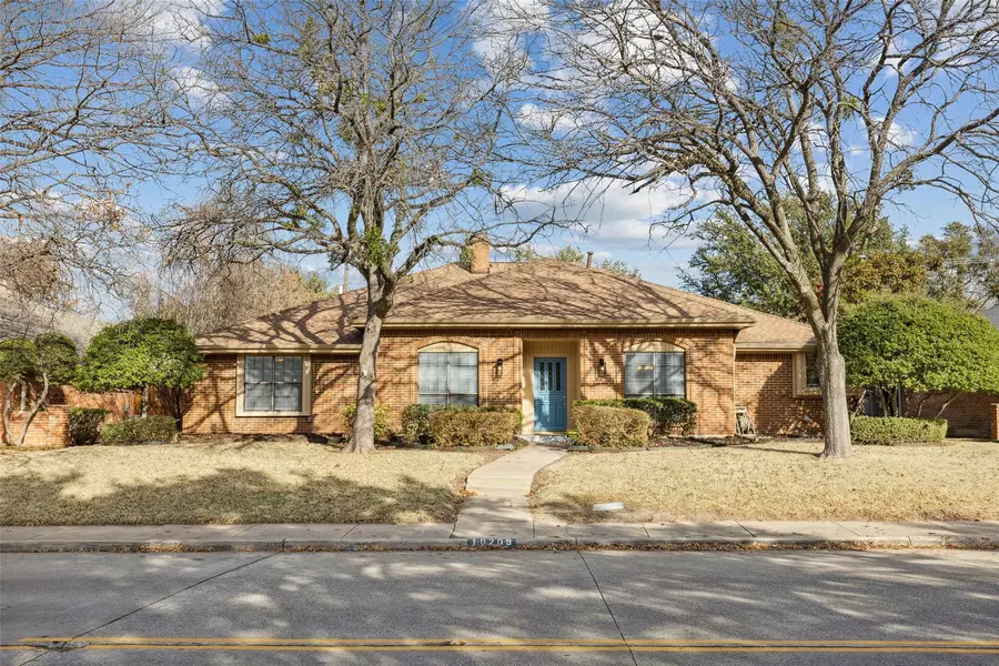 10209 Chimney Hill Lane, Dallas, TX 75243