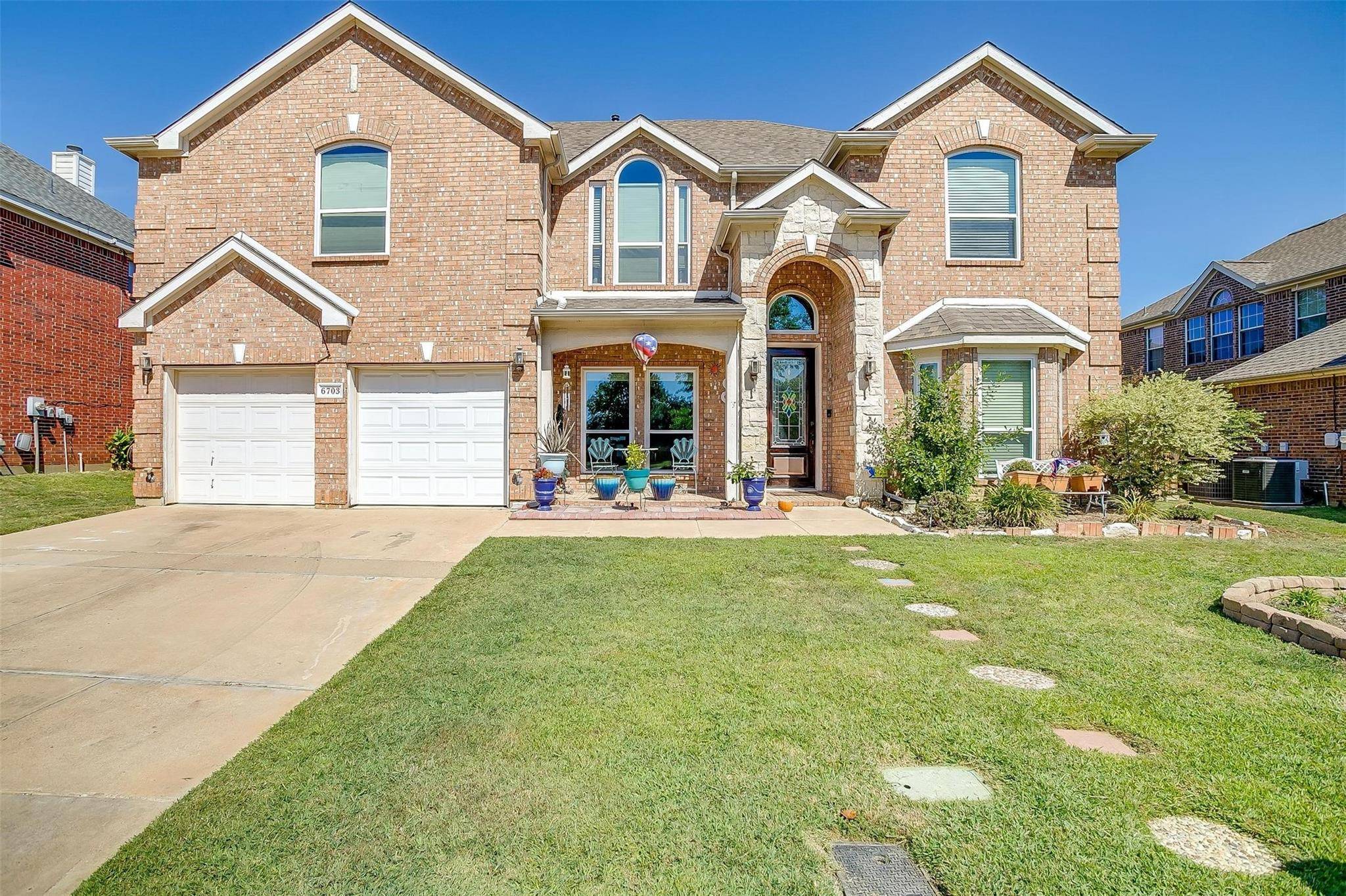 6703 Ijaz Drive, Arlington, TX 76017