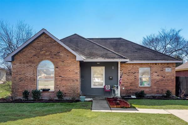 240 Dunlap Street, Waxahachie, TX 75165