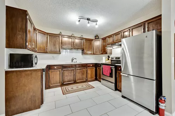 Calgary, AB T3K 1B8,151 BERWICK WAY NW