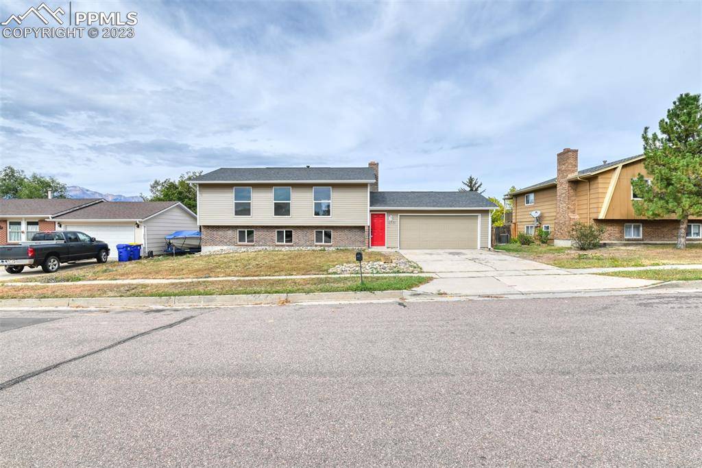 6530 Ashcroft DR, Colorado Springs, CO 80918