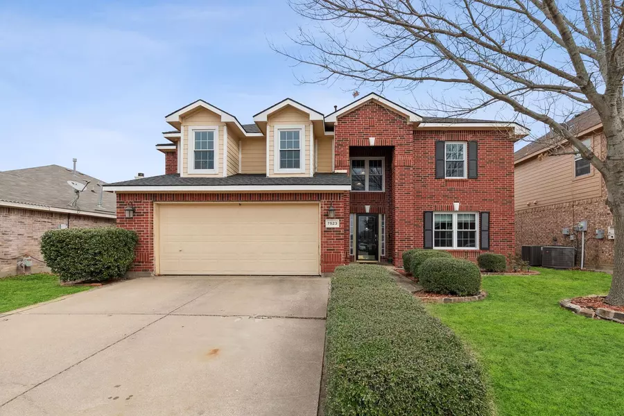 7523 Geneseo Lane, Arlington, TX 76002