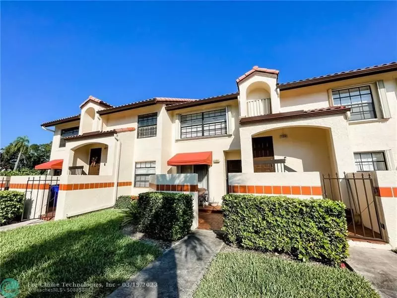 Deerfield Beach, FL 33442,103 Freedom Ct  #103