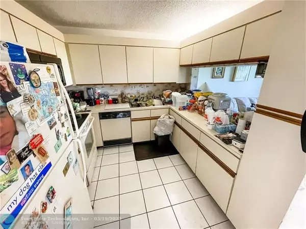 Deerfield Beach, FL 33442,103 Freedom Ct  #103