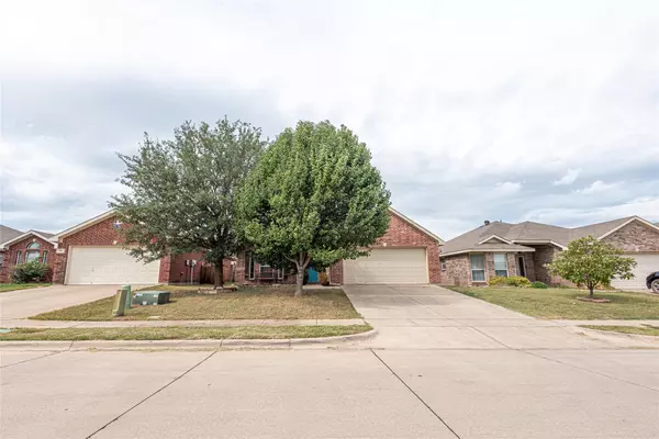 Azle, TX 76020,132 Tall Meadow Street