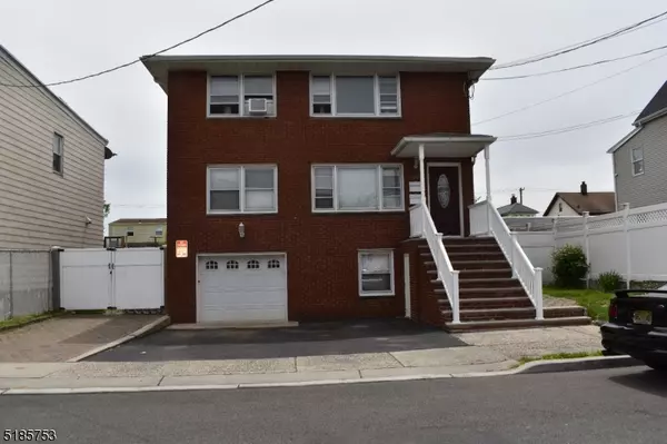 634 Montgomery St, Elizabeth City, NJ 07202