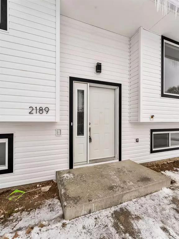 Medicine Hat, AB T1C 1J4,2189 Hawke CRES NE