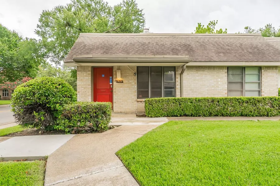 13839 Leinsper Green Street, Dallas, TX 75240