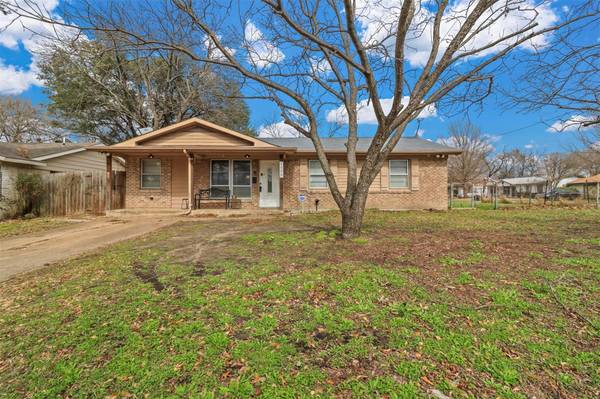 1115 Casa Drive,  Mesquite,  TX 75149