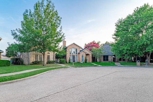 3210 Sara Drive, Rowlett, TX 75088