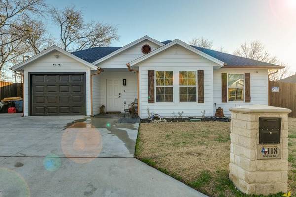 Waxahachie, TX 75165,118 Frierson Street