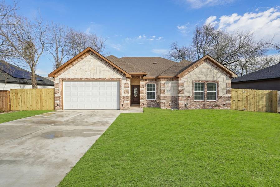 3845 Radford Road, Fort Worth, TX 76119