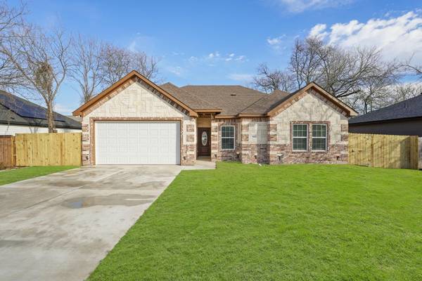 3845 Radford Road, Fort Worth, TX 76119