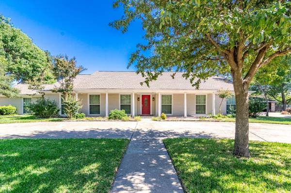 13824 Tanglewood Drive, Farmers Branch, TX 75234