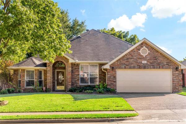 513 Coventry Drive, Grapevine, TX 76051