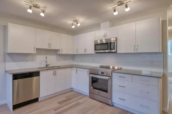 Calgary, AB T3M 3K8,263 Cranbrook SQ SE