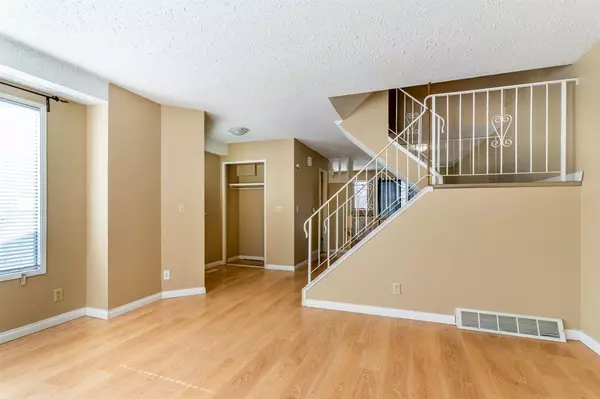 Calgary, AB T3K 2C2,107 Macewan Glen Close NW