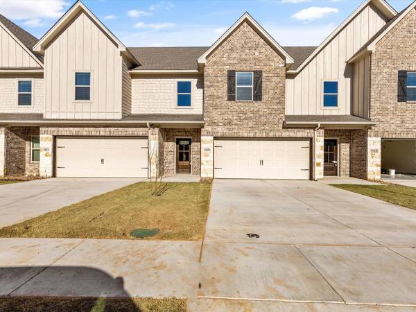 1108 Noble Flair Place, Granbury, TX 76049