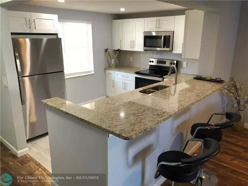 101 SE 3rd Ave  #106, Dania Beach, FL 33004