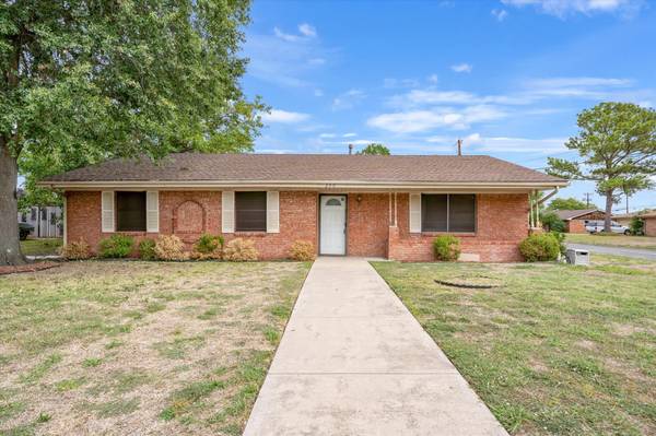 200 Melody Lane, Terrell, TX 75160