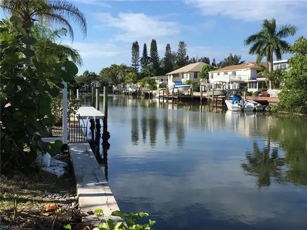 261 Flamingo ST, Fort Myers Beach, FL 33931