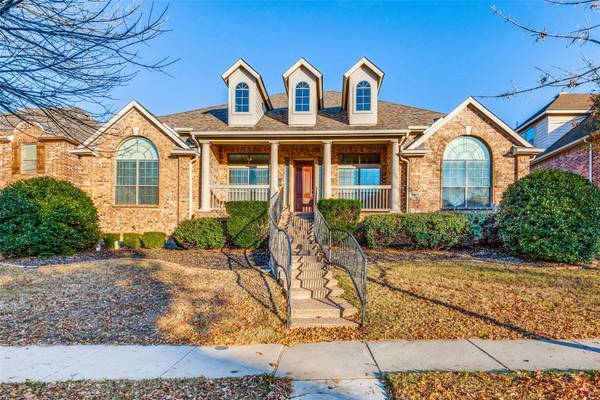 1043 Damsel Caroline Drive, Lewisville, TX 75056