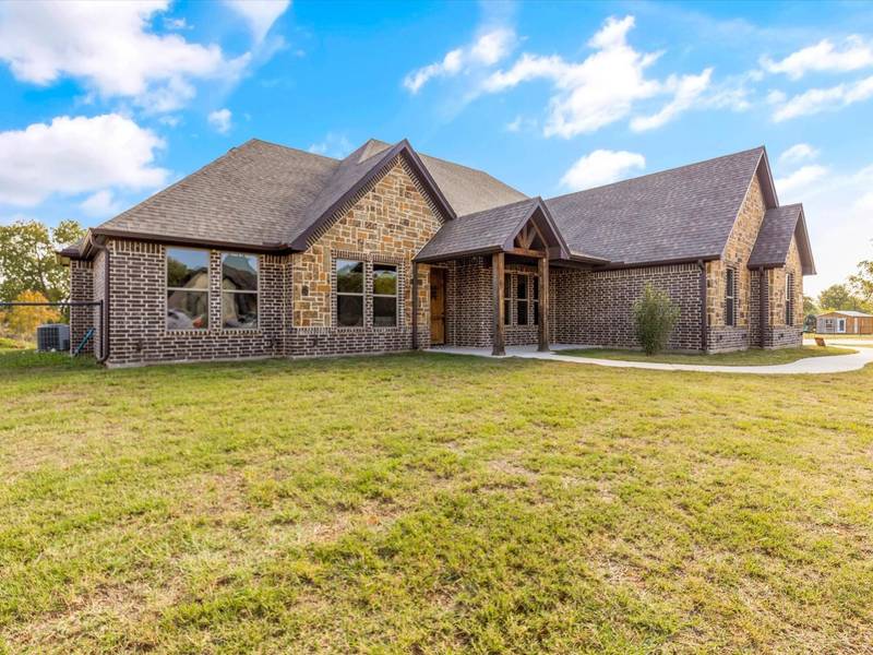 110 Lucky Ridge Lane, Boyd, TX 76023