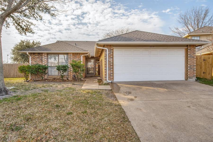 5210 Tuscola Drive, Arlington, TX 76018