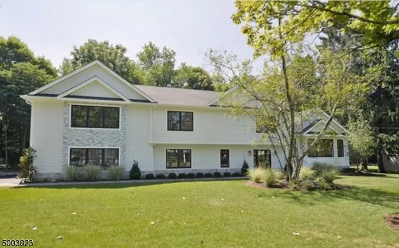 19 VALLEY RD, Allendale Boro, NJ 07401