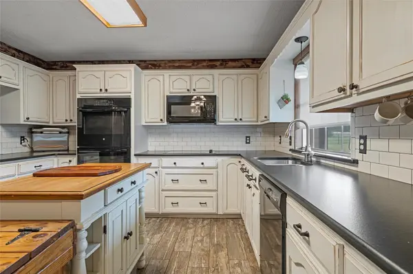 718 County Road 3570 China Spring, TX 76633