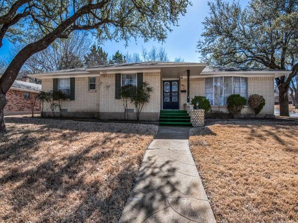 336 Davis Drive, Desoto, TX 75115