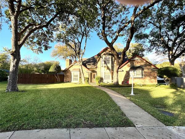 1727 Green Tree Place, Duncanville, TX 75137