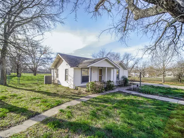 Weatherford, TX 76086,210 E 7th Street