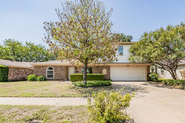 800 Opal Street, Saginaw, TX 76179