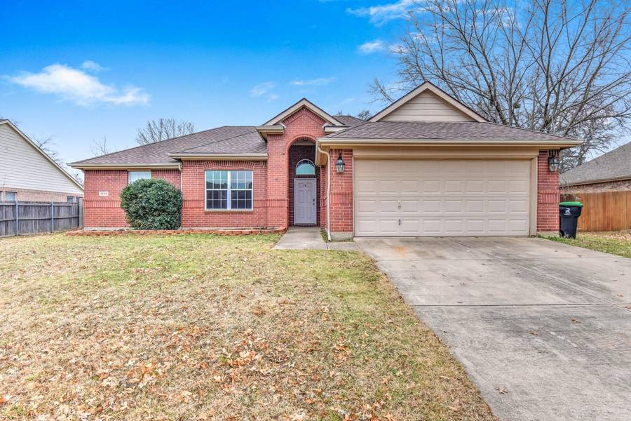 1029 Janet Street, Aubrey, TX 76227