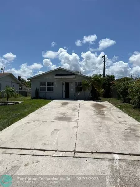 615 Alpine Ave, Lake Worth Beach, FL 33461